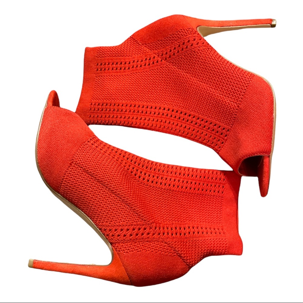 Cape Robbin Elnora Red Sock Booties Size 9